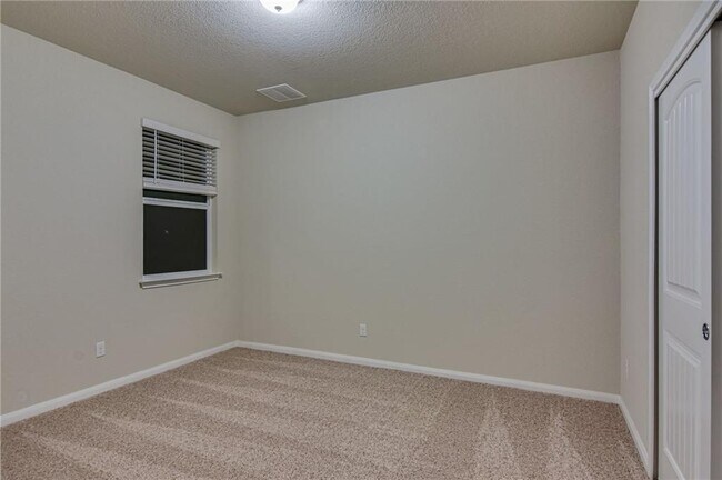 Building Photo - 309 Naset Dr