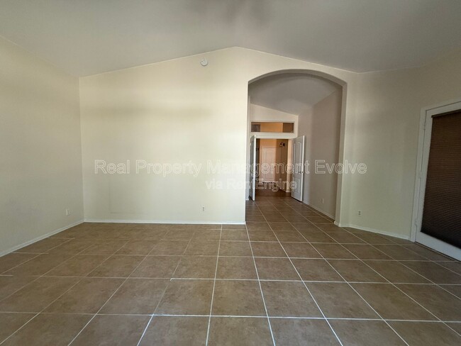 Building Photo - 4048 E Aspen Way