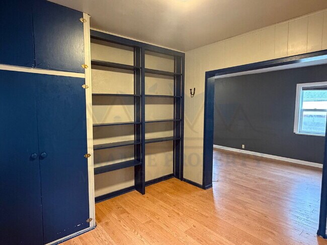 Building Photo - 811 S 23rd St