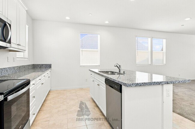 Building Photo - 3-Bed, 2.5-Bath Home in Great Stanton Community!