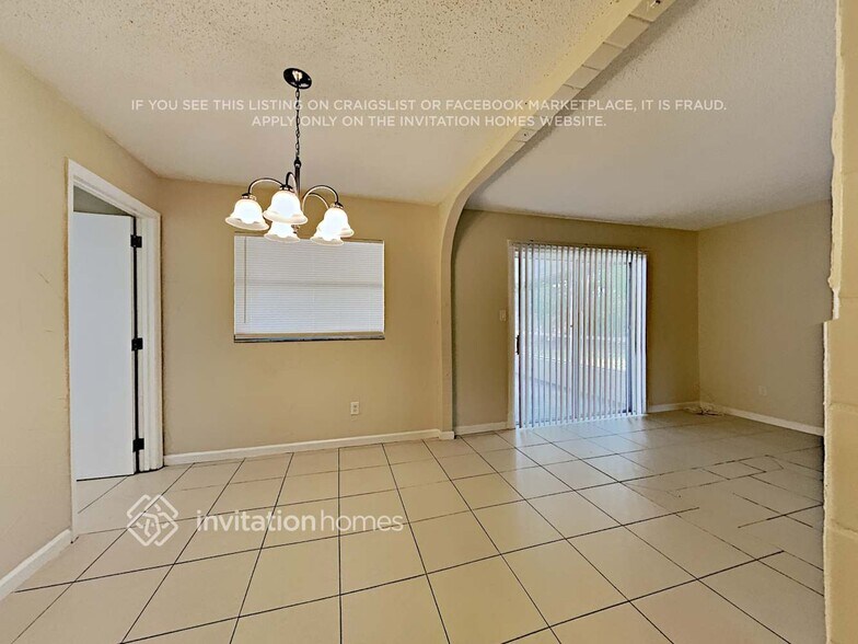 Building Photo - 1445 Guinevere Dr