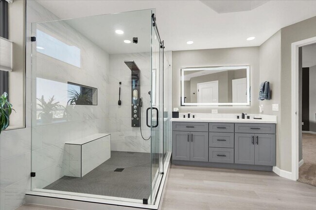 Building Photo - High Rise Condo in One Las Vegas- 4 bedroo...