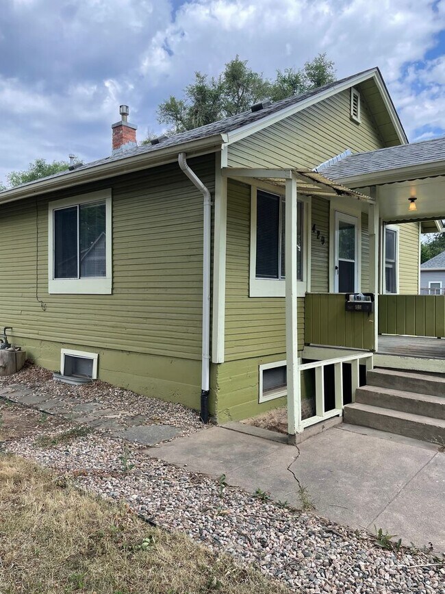 Building Photo - 4 Bed 2 Bath Old Town Fort Collins Home on Corner Lot