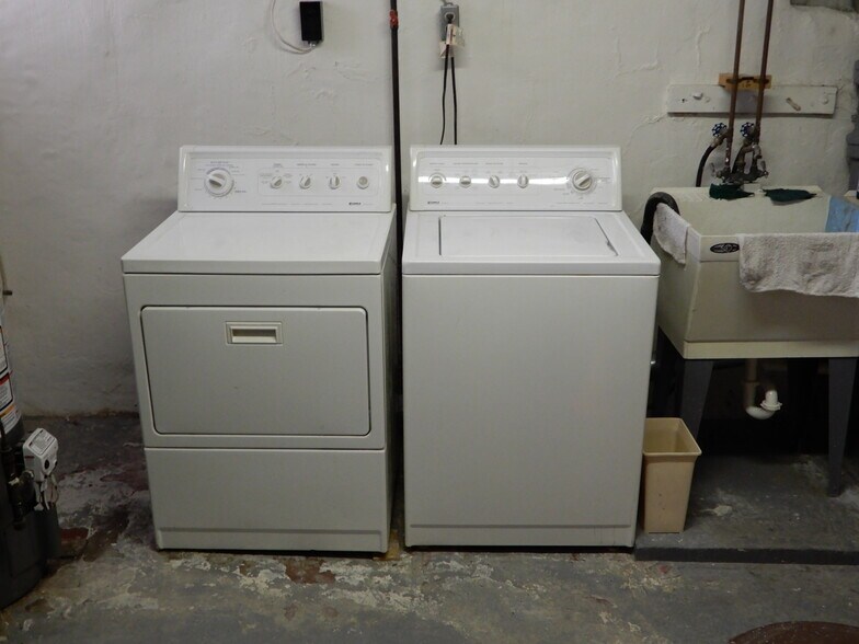 Building Photo - 143 S Euclid Ave