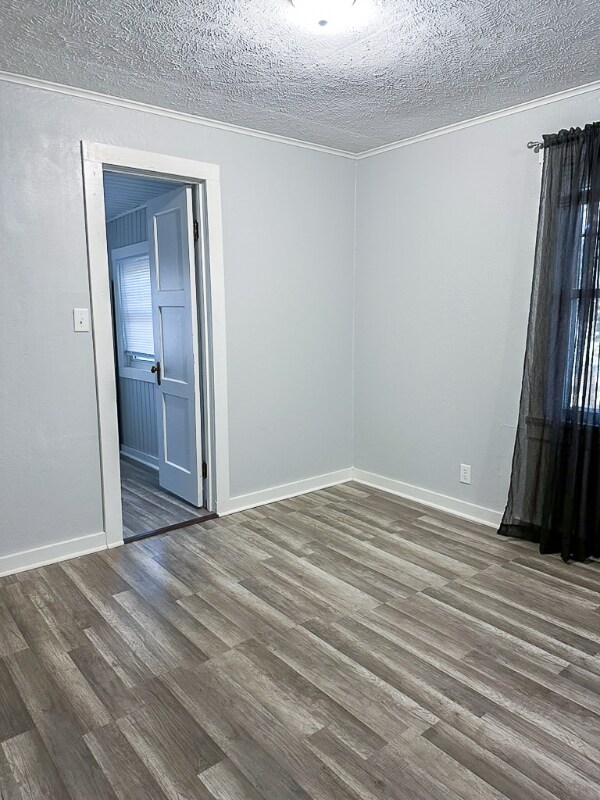 Building Photo - 308 Maple St