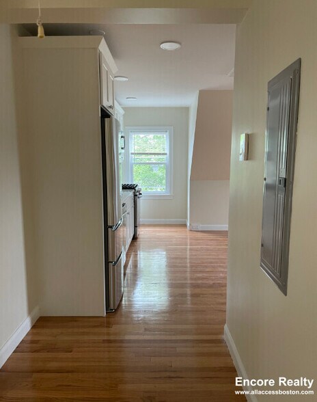 Building Photo - 12 Harris St