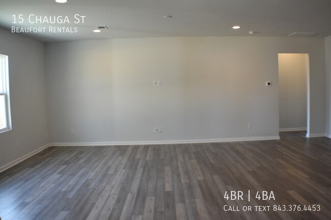 Building Photo - 15 Chauga St