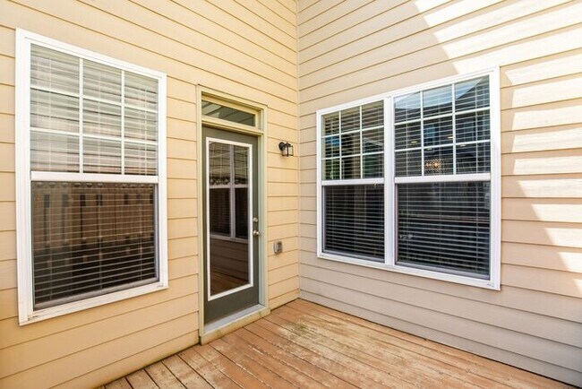Building Photo - 2069 Cobblestone Cir NE