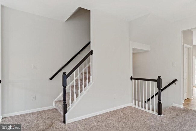 Building Photo - 1099 Longview Ln