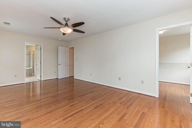 Building Photo - 13907 Willow Tree Dr