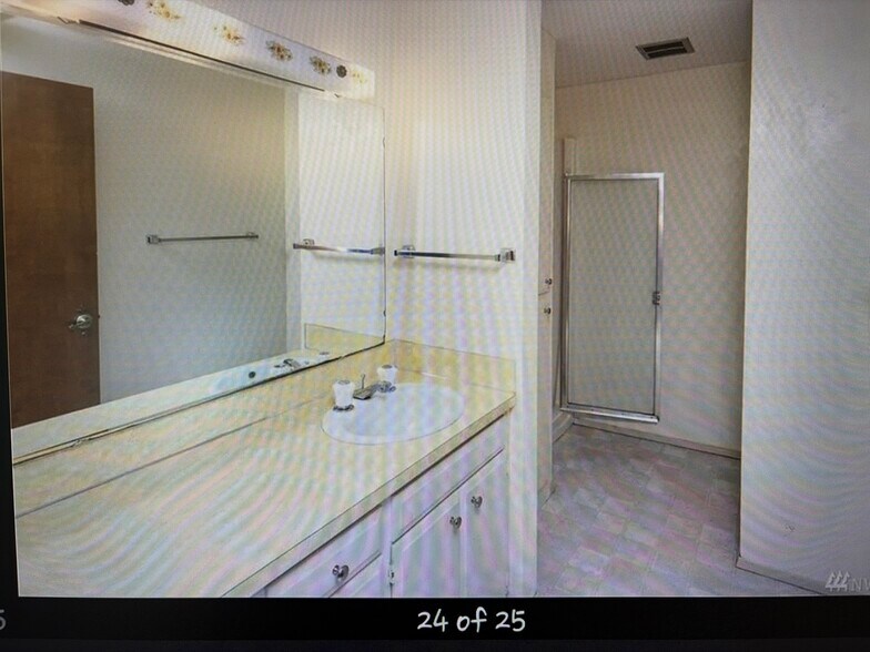Building Photo - 5448 Marian Dr NE