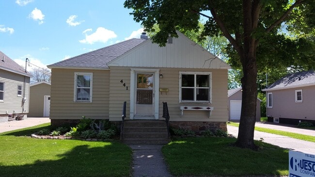 Primary Photo - 2 Bedroom House