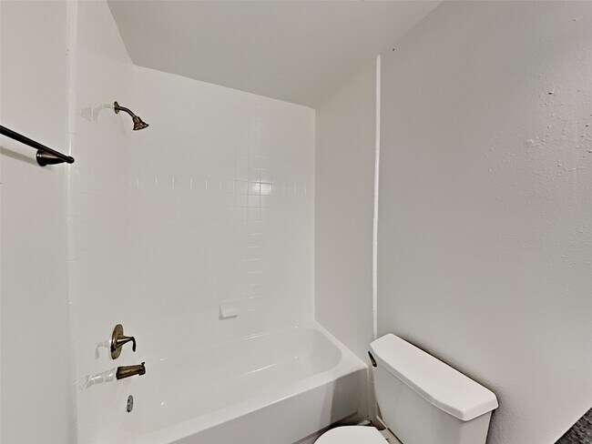Building Photo - 6550 Garden Trail Ct