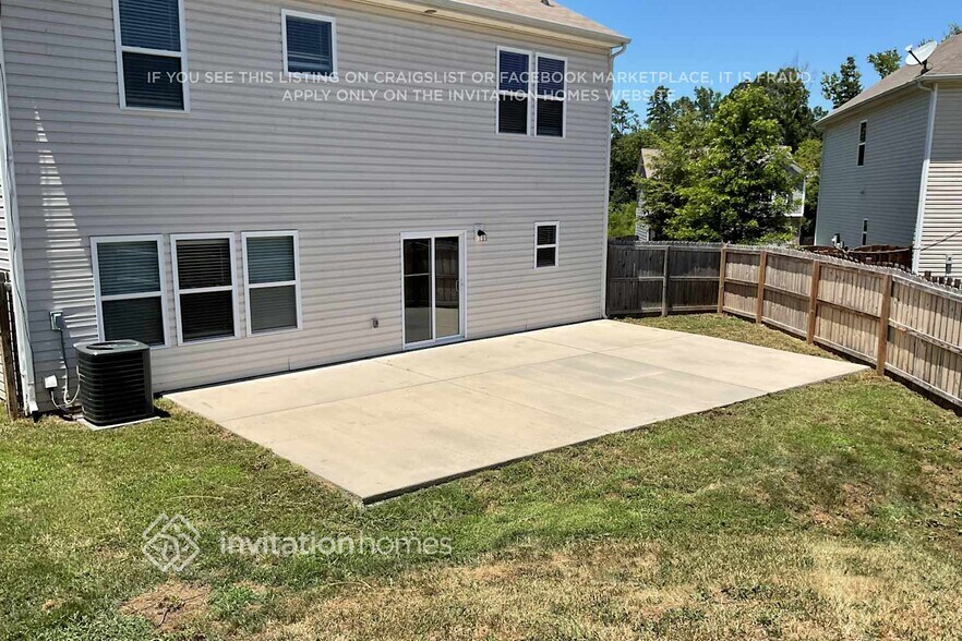 Building Photo - 1841 Swan Dr