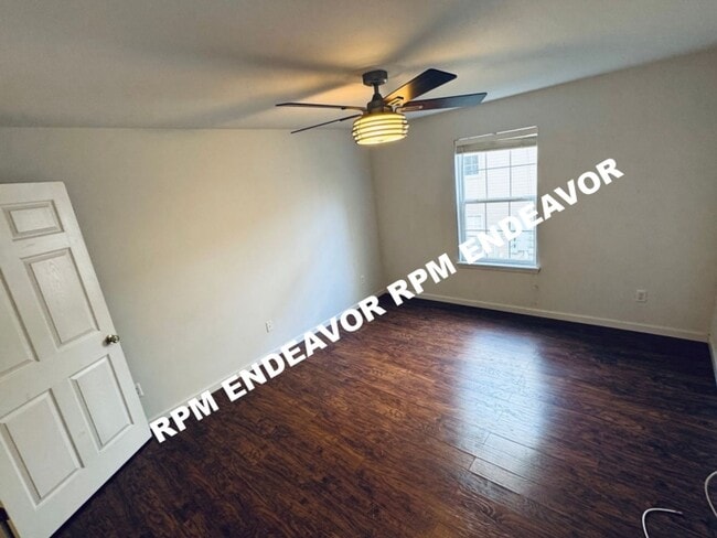 Building Photo - 2 Bed, 2 Bath, Move in Ready!