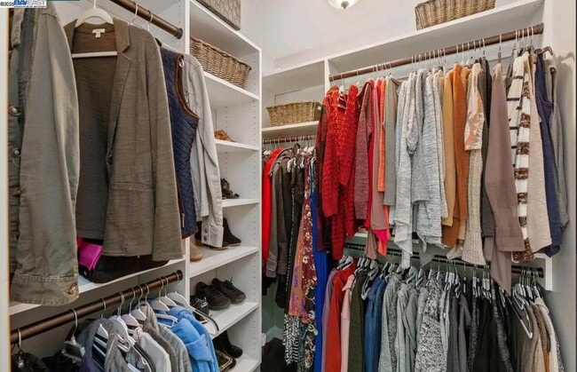 Building Photo - 1133 San Ramon Valley Blvd