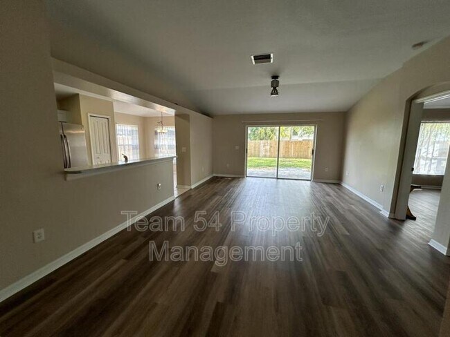 Building Photo - 30534 Tremont Dr