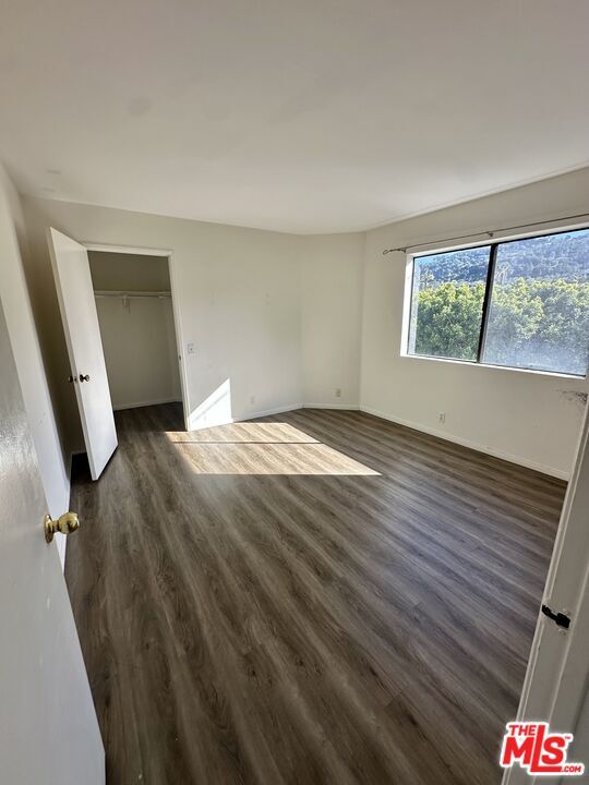 Building Photo - 10960 Bluffside Dr