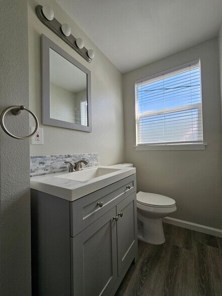 Bathroom - 3220 SE Rockwood St