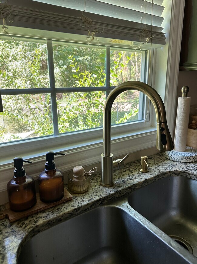 Building Photo - 849 N Third St