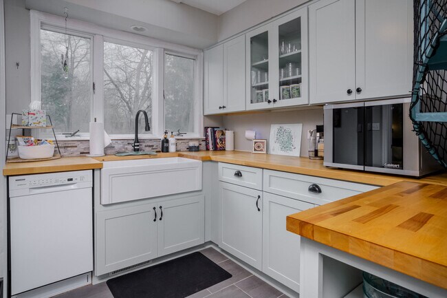 Building Photo - 26229 93rd St