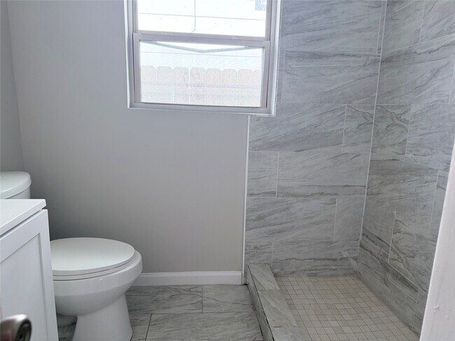 Building Photo - 3231 Holman St