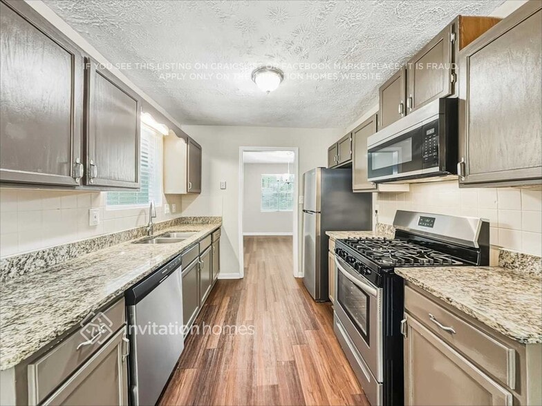 Building Photo - 6611 Crossing Creek Point