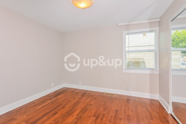 Building Photo - Fantastic 2bd/2ba home! Let yourself in!