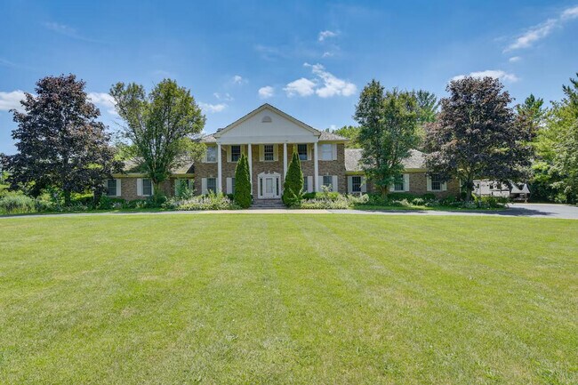 Building Photo - 7 Creekside Ln