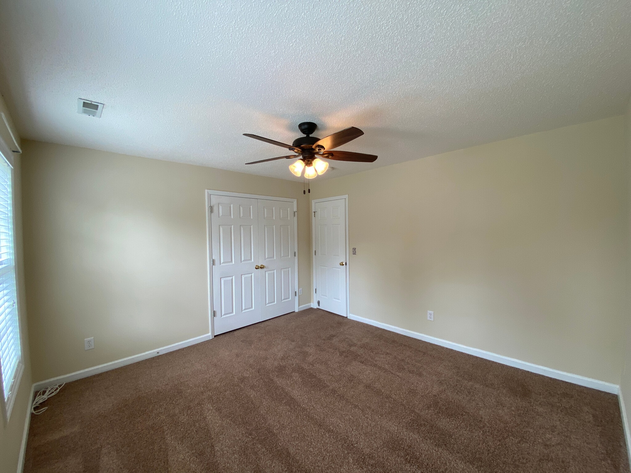 Building Photo - Room in House on Ujamaa Dr