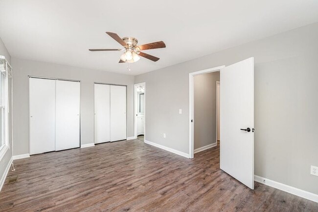Building Photo - 10701 Houck Dr