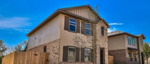 Building Photo - 208 Lake Ct