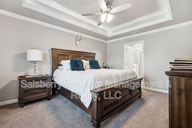 Building Photo - 3310 Windcrest Dr
