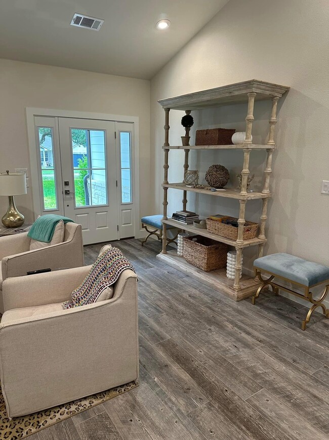 Building Photo - 315 Bluebird Cir