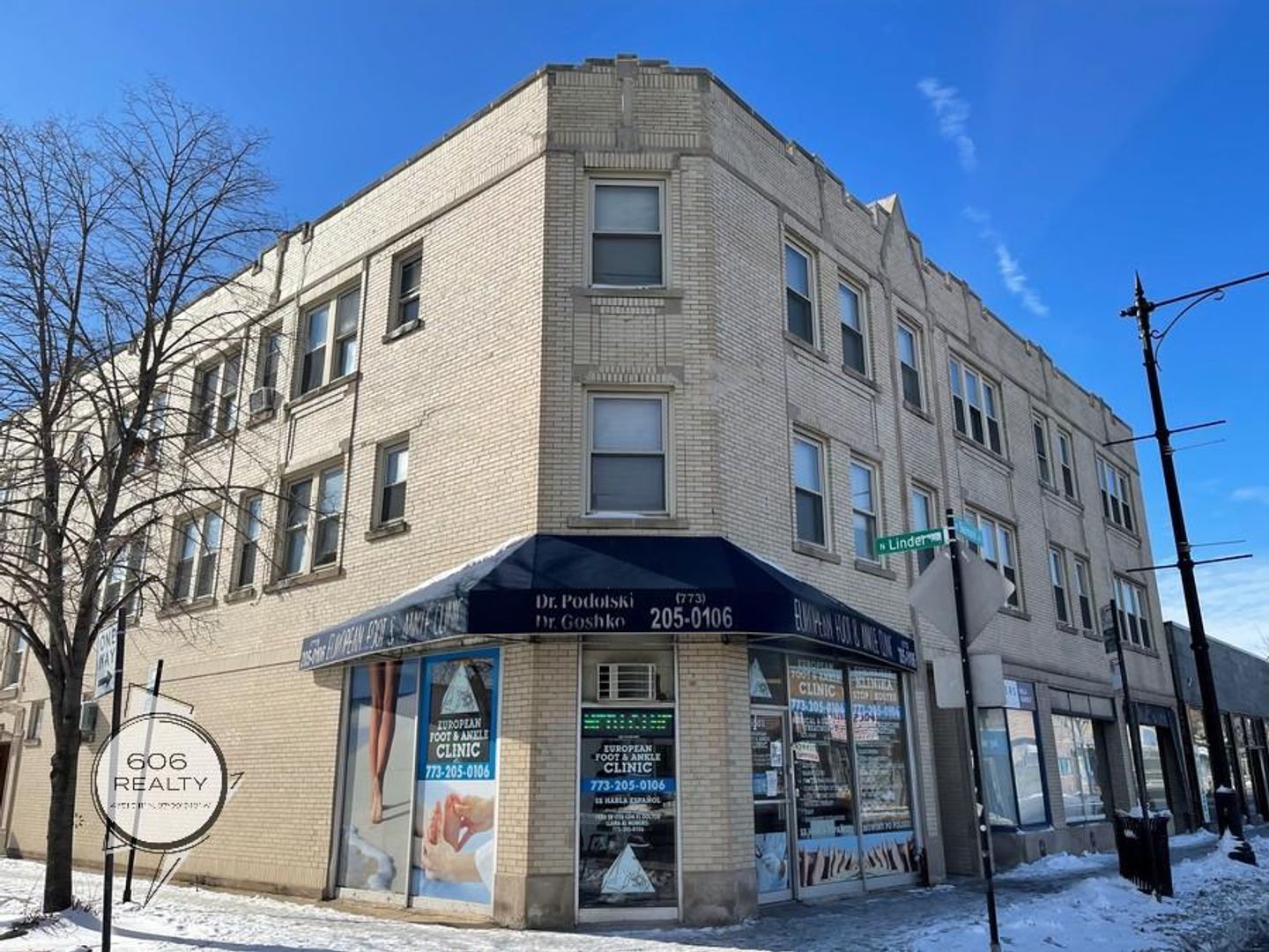 Building Photo - 5503 W Belmont Ave