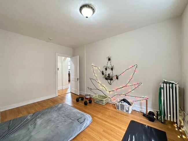 Building Photo - 918 Green Bay