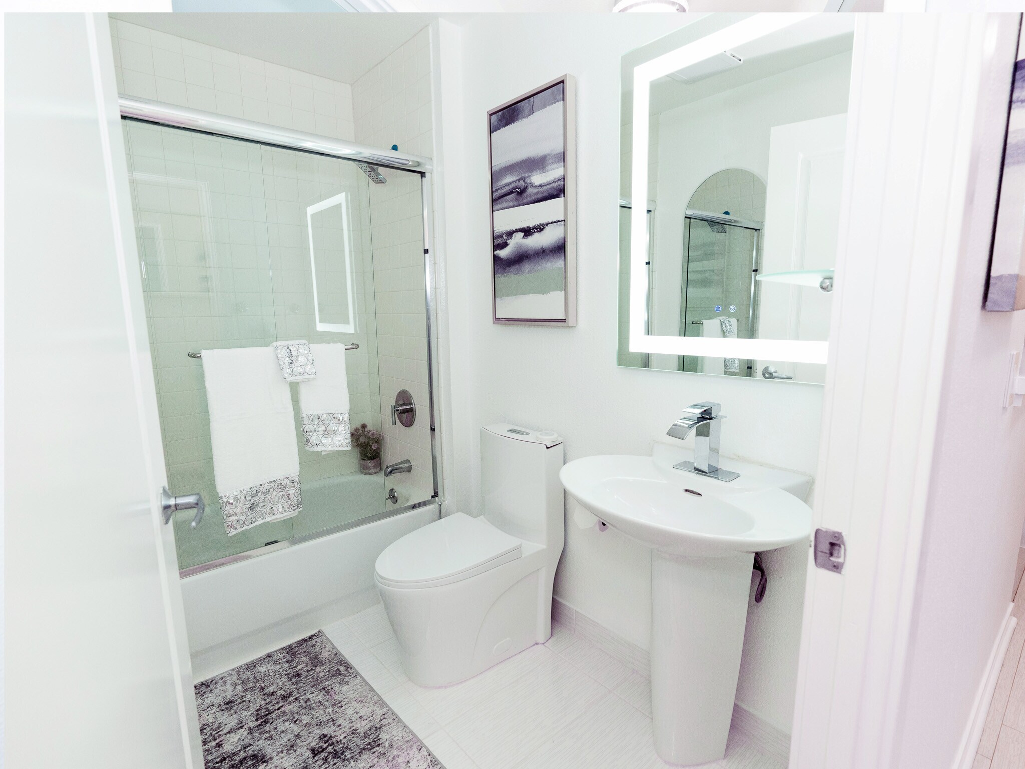 Building Photo - 88 King St