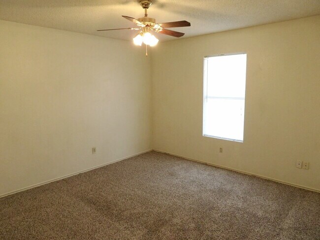 Building Photo - Beautiful Home Located In Shadow Hills & F...
