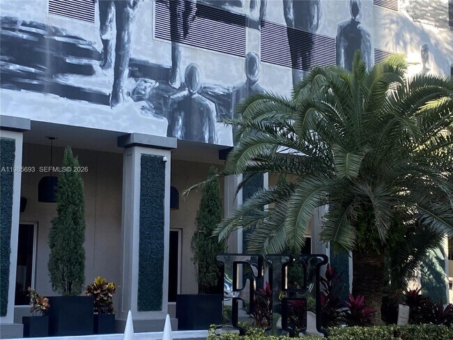 Building Photo - 185 SE 14th Terrace