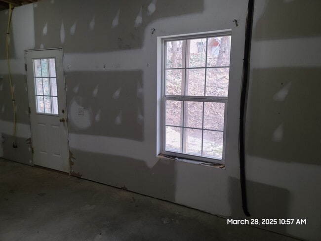 Building Photo - 3 Bedroom Townhome for Rent in Waynesboro