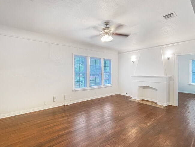 Building Photo - A Timeless Gem Awaits - Elegant Historic Home Nestled in the Heart of Los Angeles Heights Keyston...