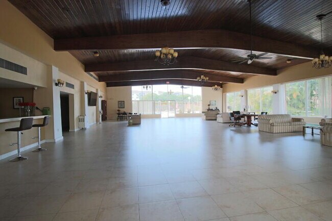 Building Photo - 470 Executive Center Dr