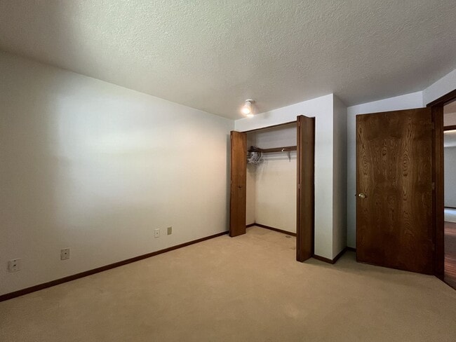 Building Photo - Charming Single-Level Home with Multiple Living Areas and Spacious Backyard Retreat