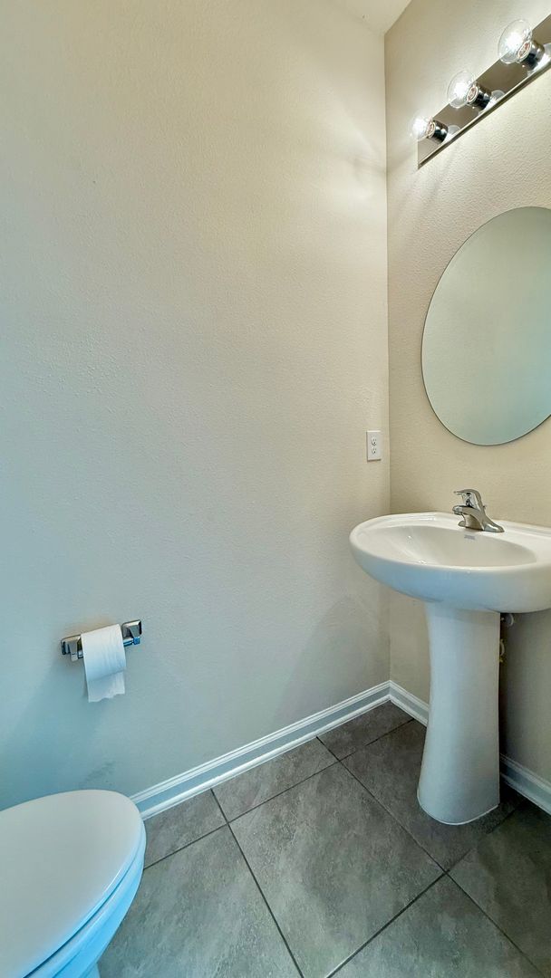Building Photo - 2BR/3BA Townhome Sweet Townhome - Pet Frie...