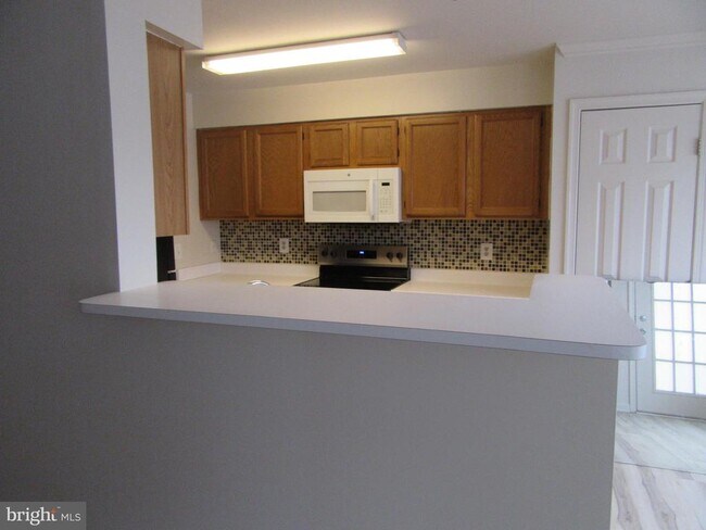 Building Photo - 11006 Koman Cir