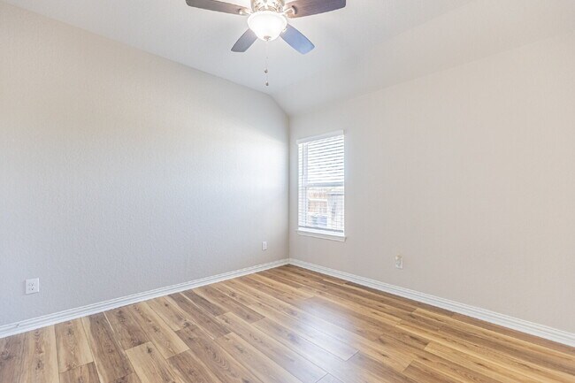 Building Photo - 2034 Carter Ln