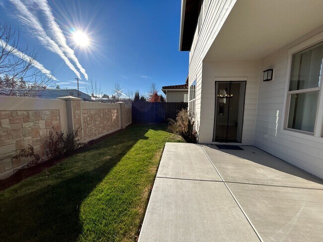 Building Photo - Beautiful 3 Bedroom Home in Tuscany Pines