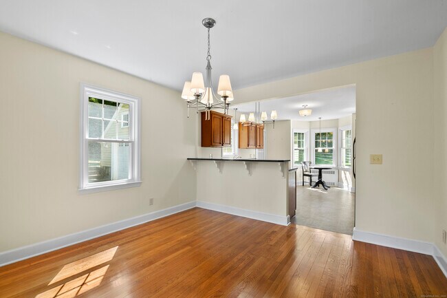 Building Photo - 26 Great Hillwood Rd