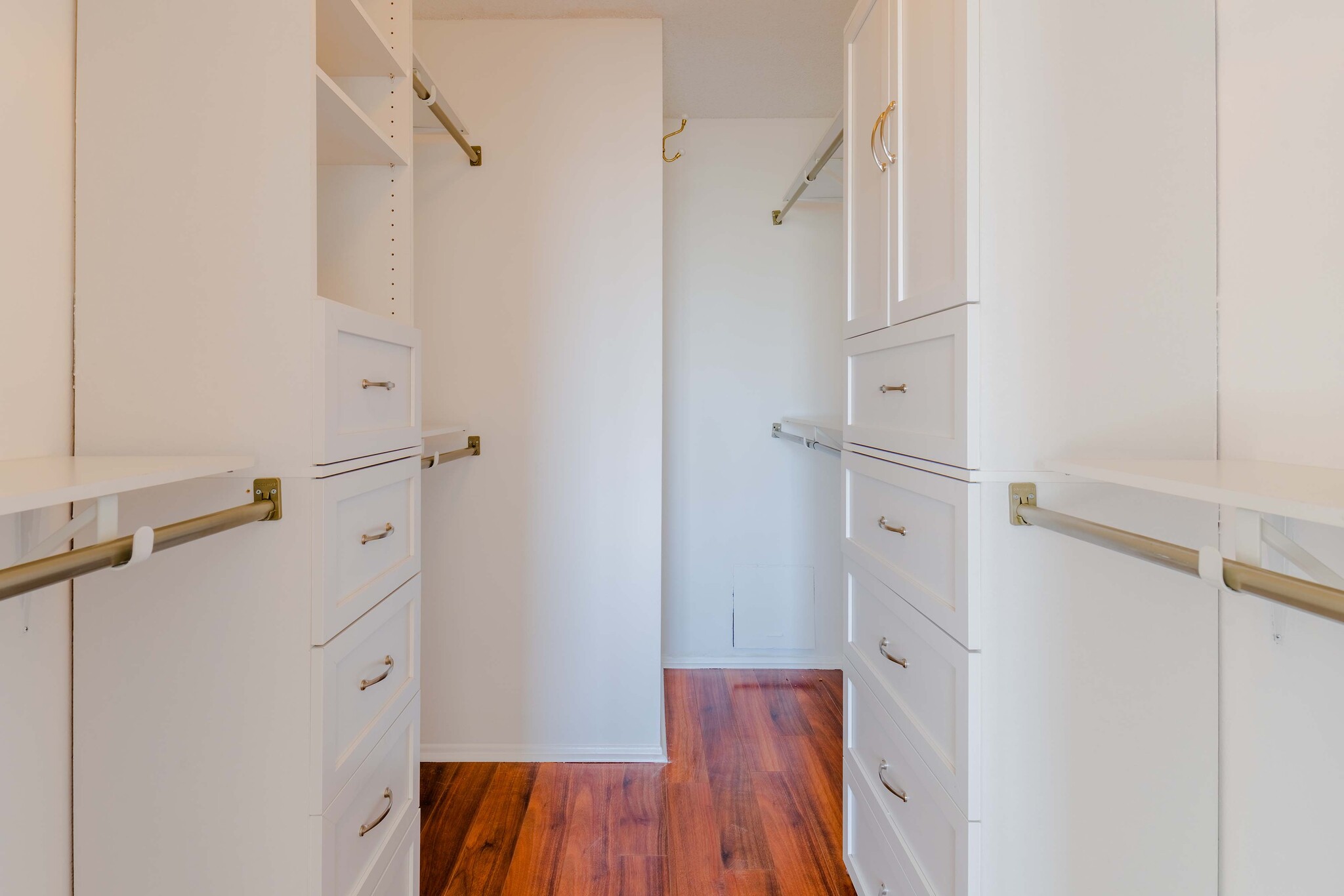 Building Photo - 12830 Burbank Blvd