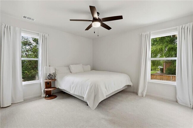 Building Photo - 4221 Willow Oak Dr